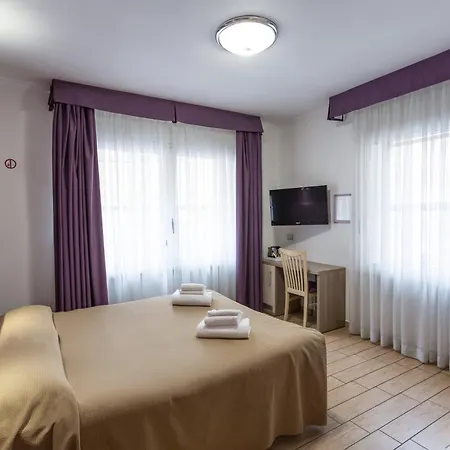 Hotiday Collection - Barberini Aparthotel Rome