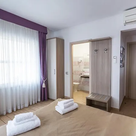 Hotiday Collection - Barberini Aparthotel *