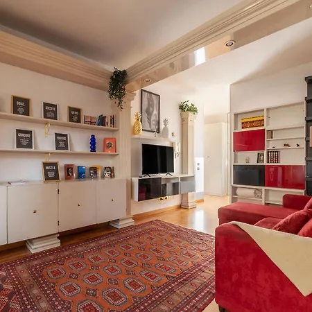 Along The Tiber Apartment *