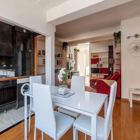Apartment Along The Tiber