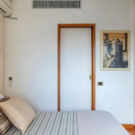 Apartment Along The Tiber Rome
