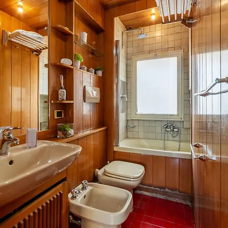 Apartment Along The Tiber