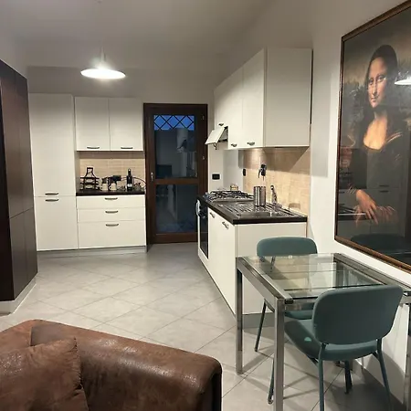 Gioconda S Villa *