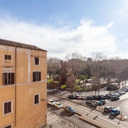 Piazza Vittorio Retreat *