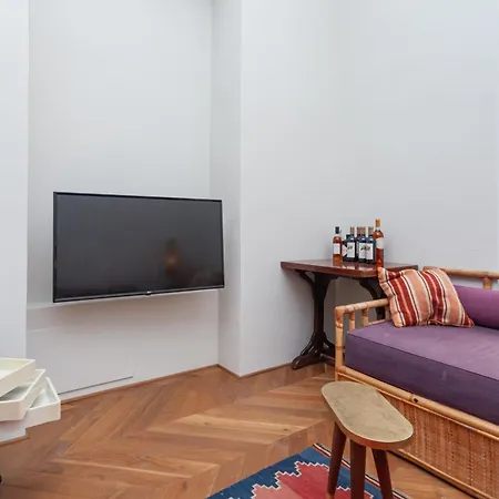Piazza Vittorio Retreat Apartment *