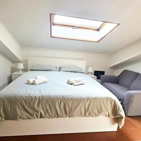 Cozy Little Penthouse With Terrace In Rome Apartment *