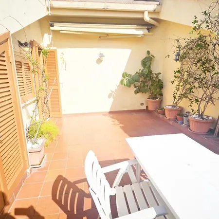 Apartment Cozy Little Penthouse With Terrace In Rome