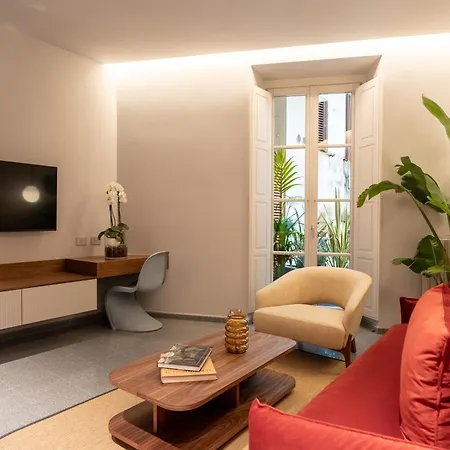 Luxury Near Colosseum Apartment *