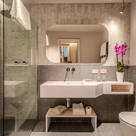 Luxury Near Colosseum Apartment Rome