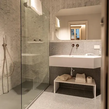 Luxury Near Colosseum Apartment *