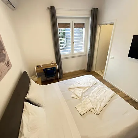 Casa Miseno, Independent Near Metro B דירה רומא