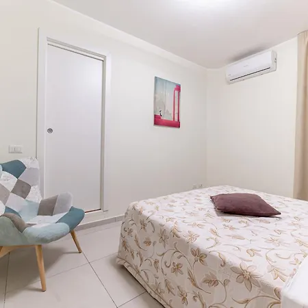 Luca Flat - Tiburtina Train Station & Wi-fi Apartment