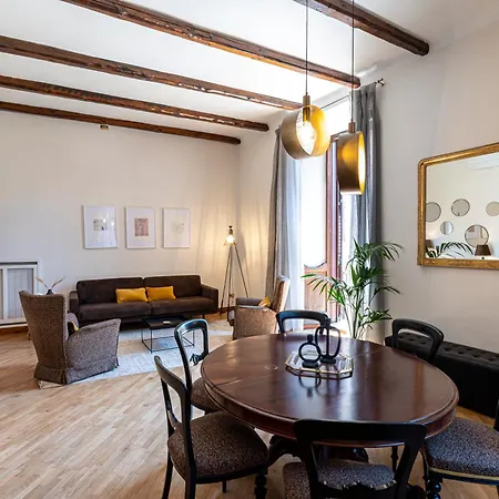 Margana Luxury 3 Bedrooms Amazing Terrace Apartment