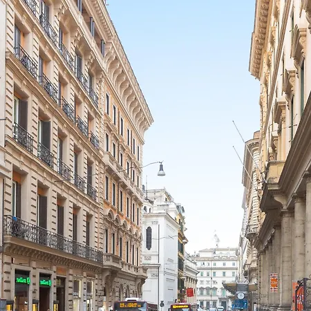 Amazing Via Del Tritone * Rome