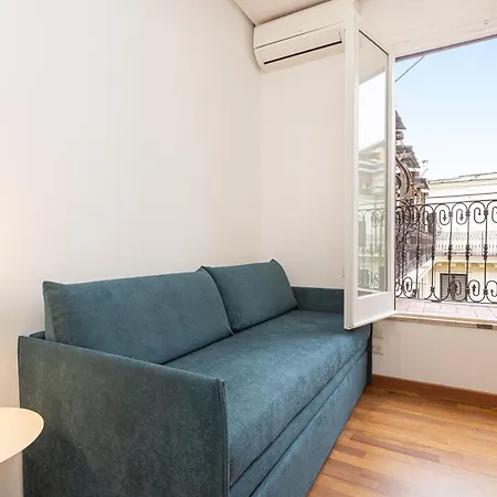 Amazing Via Del Tritone Apartment