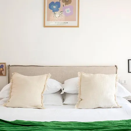 Apartment Sunny New Renovated With Balcony Metro A *