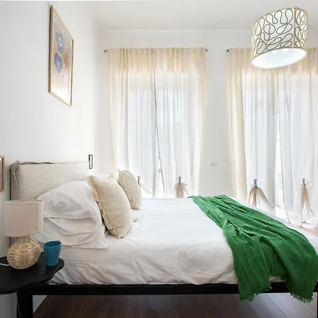 Sunny New Renovated With Balcony Metro A Rome
