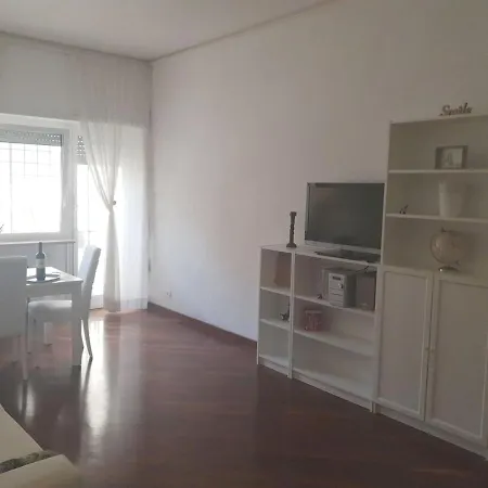 Apartment In Rome