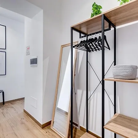 Apartment Bdc - Majestic 4-bdr In Termini *