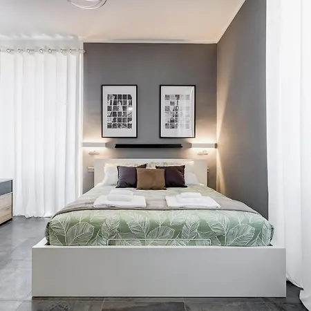 Bdc - Majestic 4-bdr In Termini Apartment