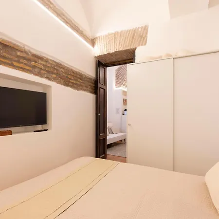 Largo Dei Librari Apartment *