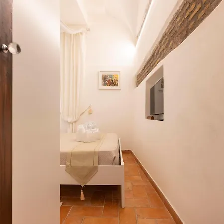 Apartment Largo Dei Librari