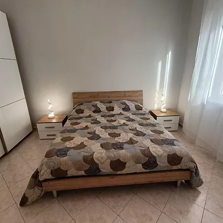 Tia Tourist Apartment *