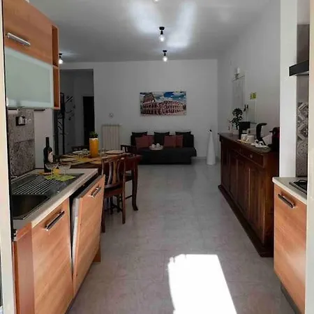 Casa vacanze 3 Fermate Dal Colosseo - Elena - 50 M Da Metro Garbatella
