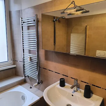 Tia Tourist Apartment