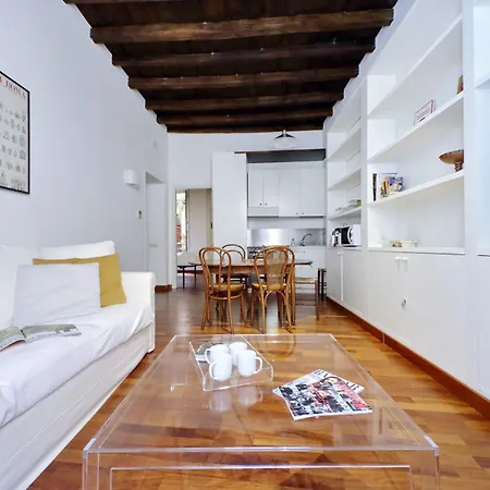 Beautiful In Campo De Fiori Apartment