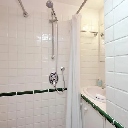 Beautiful In Campo De Fiori Apartment