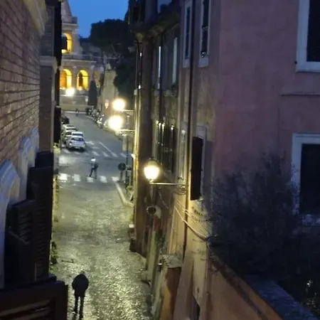 Apartment Loft Colosseo, In Center Rome