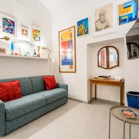 House Of Cardinals Apartment Rome