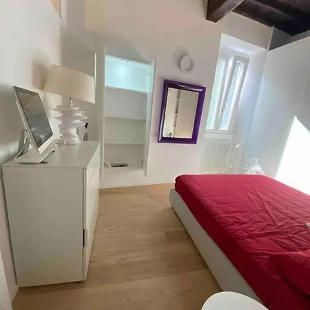 Holiday home Casa Titti A Trastevere *