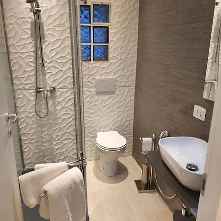 Vatican Tolemaide 2 2 Bagni Rome