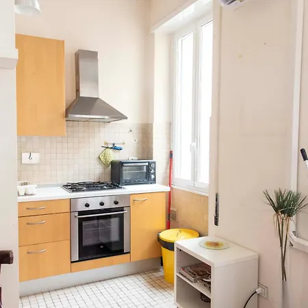Here's A New Laura's Place - Close To San Pietro Апартаменты Рим