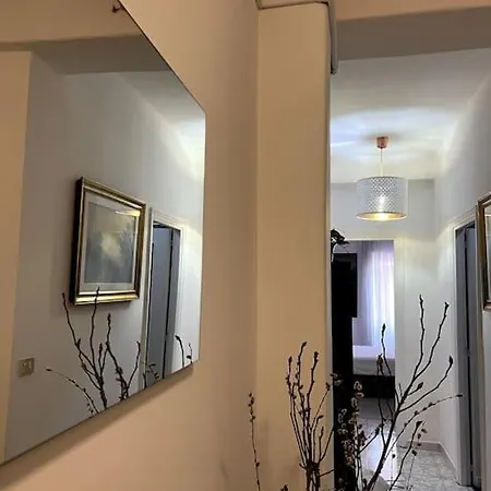Apartment Candelor's House - & Garden In Gianicolense Rome