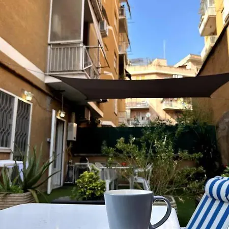 Candelor's House - & Garden In Gianicolense Apartment *