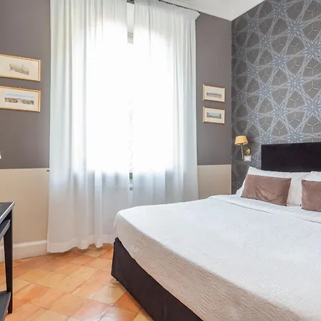 Parrasio Hotel