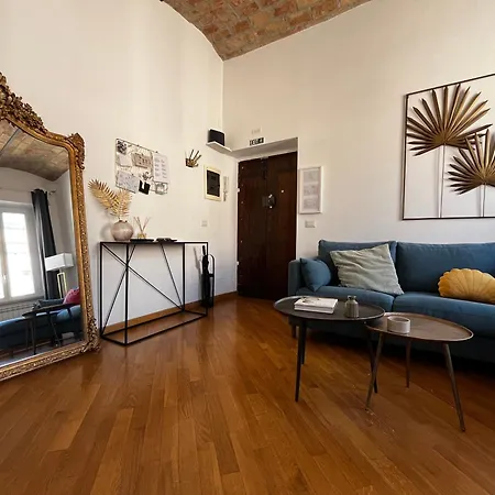Apartment La Polveriera, Eleganti E Luminosi Vicino Al Colosseo