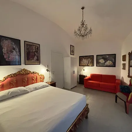 House Of Cardinals Apartment *