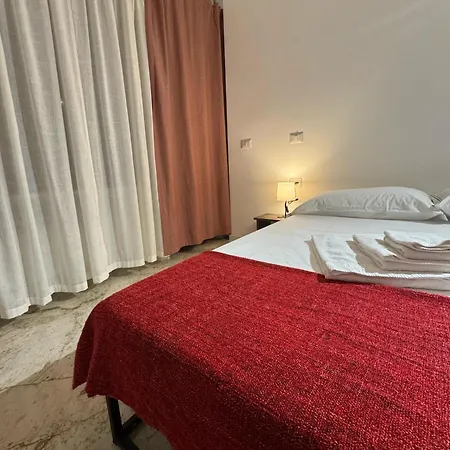 Residenza Piramide Guest house Rome
