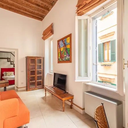 Navona Stylish - Up To 5 People *