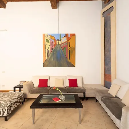 Navona Stylish - Up To 5 People *