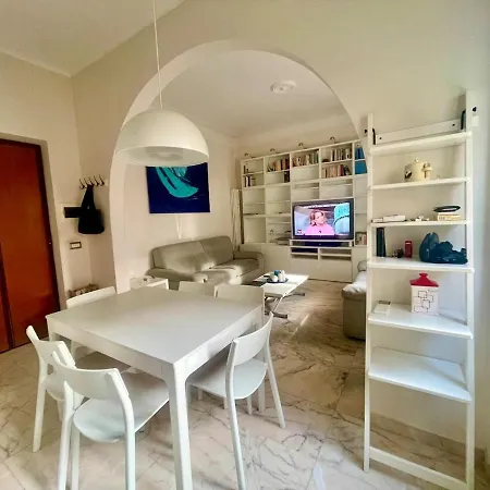 Miss Giulia Prime Location Flat In