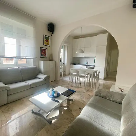 Miss Giulia Prime Location Flat In