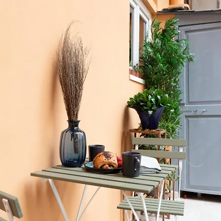 The Rent - Modern One-bedroom In Trastevere Apartment