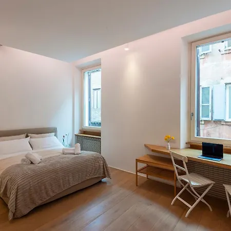 Coronari Navona Luxury 1 Bedroom 2 Bathrooms Apartment Rome
