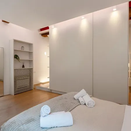 Apartment Coronari Navona Luxury 1 Bedroom 2 Bathrooms Rome