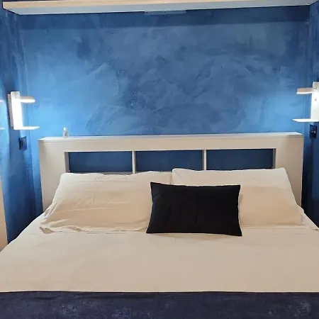 Apartment Domus Chiara Al Colosseo Rome